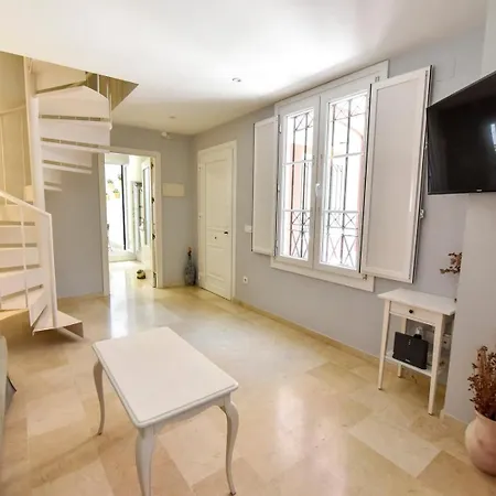 New! Exclusive Duplex Design | Parking & Pool *
